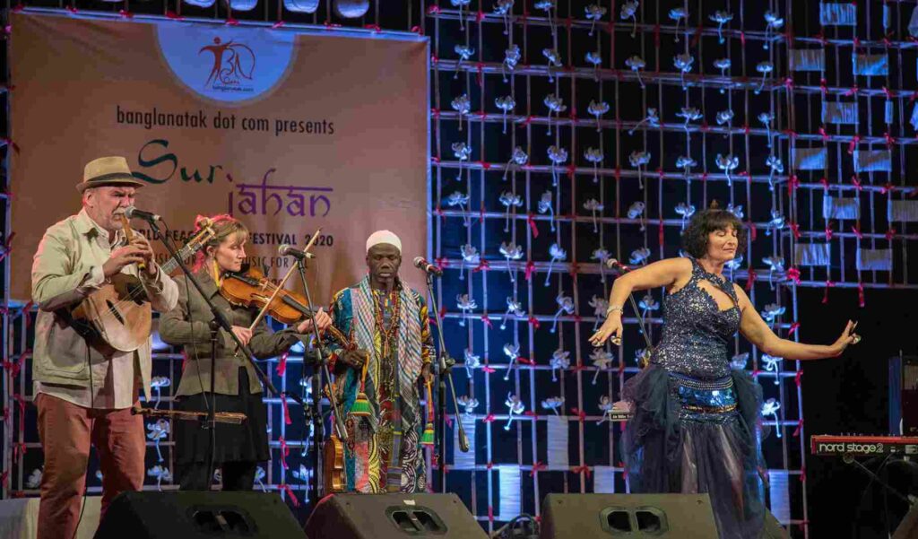 Evening concert at Kolkata. Photo: Banglanatak dot com