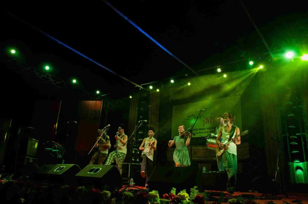 Evening concert at Kolkata. Photo: Banglanatak dot com