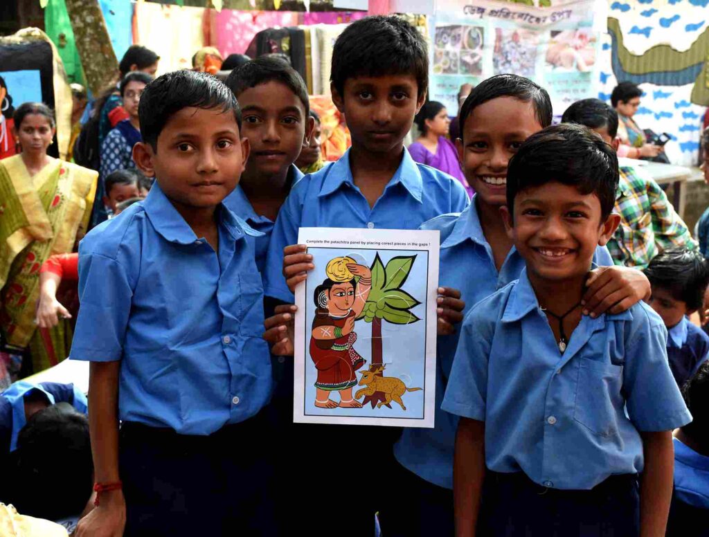 Happy to learn the art. Photo: Banglanatak dot com