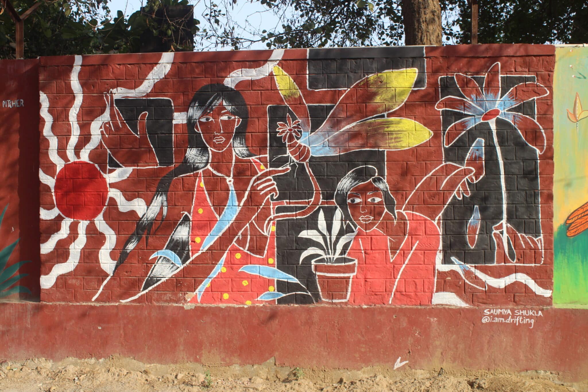 ಲೇಡೀಸ್ ಫಸ್ಟ್ ಸ್ಟ್ರೀಟ್ ಆರ್ಟ್ ಗುರುಗ್ರಾಮ್ 2021 ರಲ್ಲಿ ಸೌಮ್ಯ ಶುಕ್ಲಾ ಅವರ ಕಲಾಕೃತಿ. ಫೋಟೋ: ಅಭಿಷೇಕ್ ದಾಗಾ
