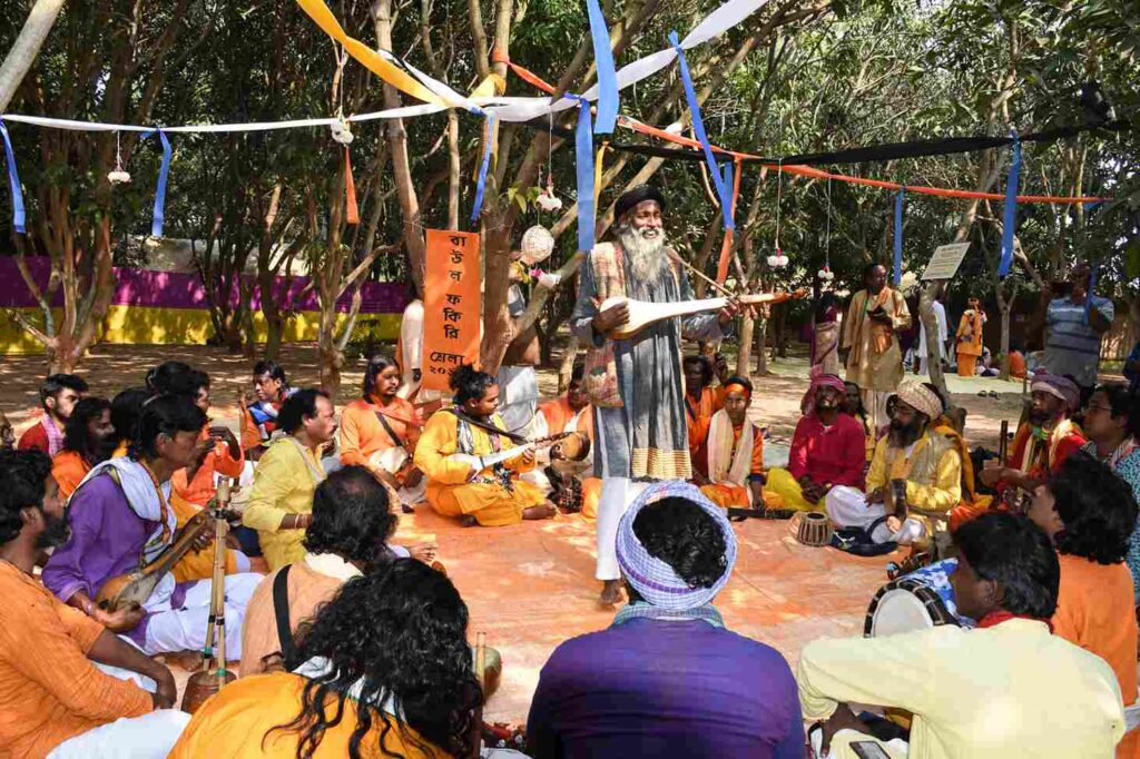 Golam Fakir performing at the Baul Fakiri Utsav. Photo: Banglanatak dot com