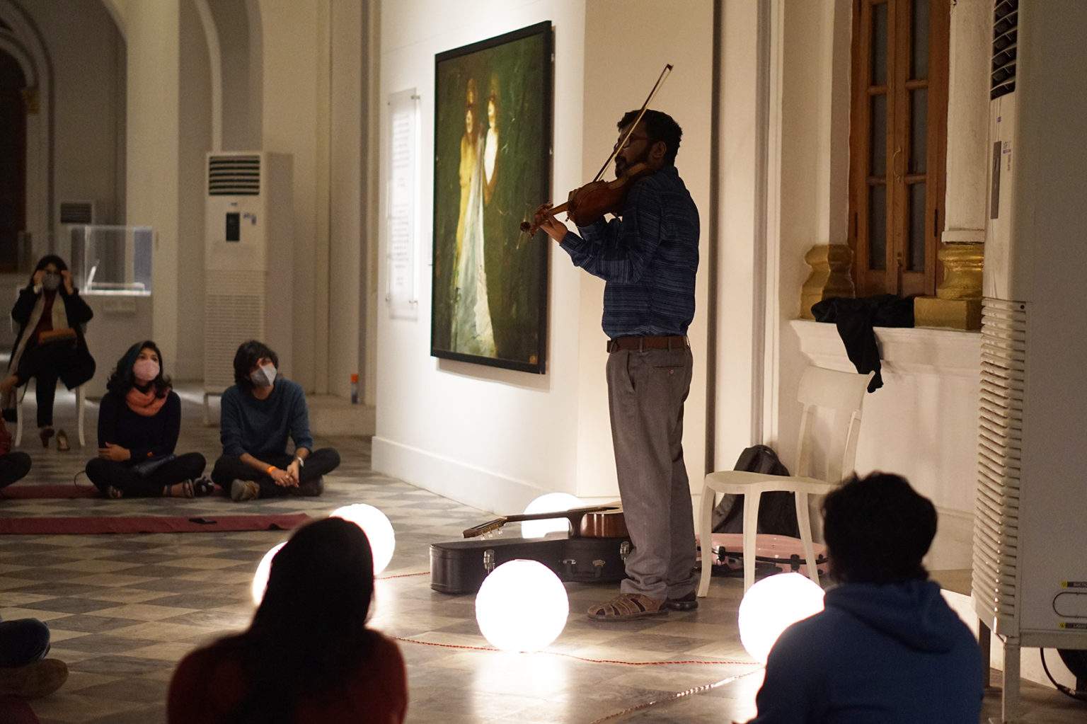 Performance at Ghare Baire on Christmas eve [photography by Parameshwar Haldar]