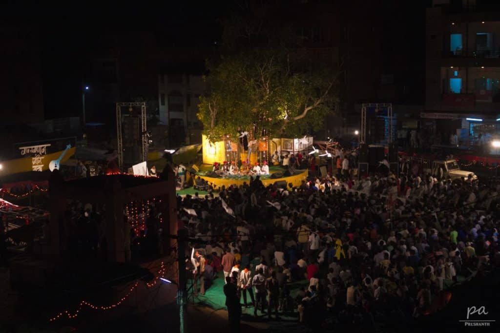 This picture captures a glimpse of the 2016 Rajasthan Kabir Yatra at Dungargarh. Photo: Preshanth