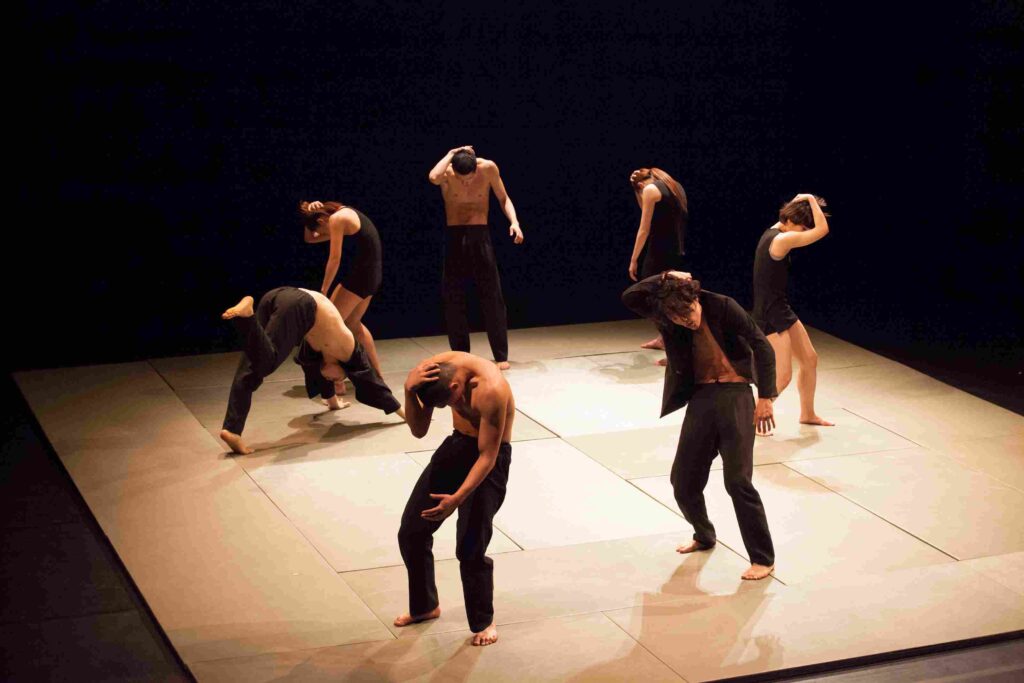 Pattern Variable by Bereishit Dance Company at Attakkalari India Biennial 2015. Photo: Attakkalari India Biennial