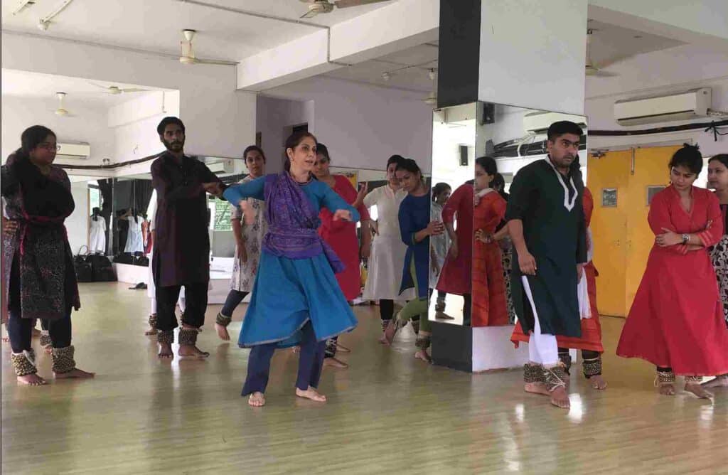 Exploring the spine in Kathak, a workshop by Aditi Mangaldas. Pickle Factory Season 2, 2019. Photo: Vikram Iyengar