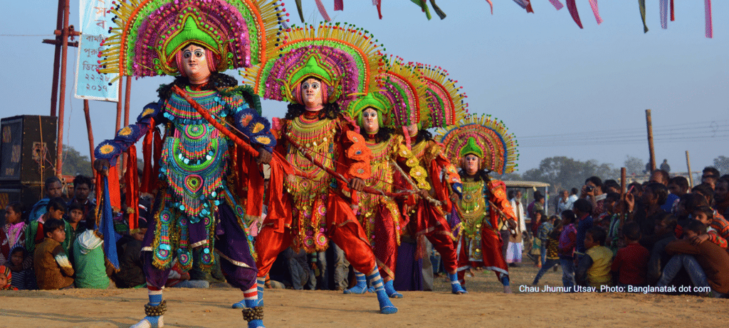 চৌ ঝুমুর উৎসবে বিভিন্ন চাউ পাল