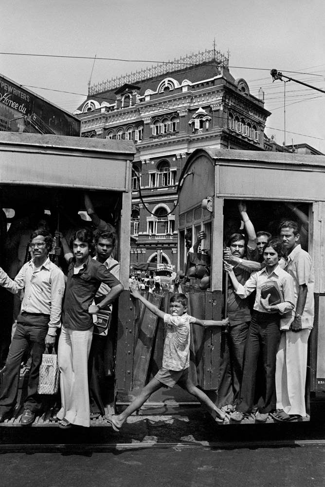 Travelling by Tram, Kolkata by Raghu Rai. Photo: Ajay Rajgarhia / Delhi Art Week