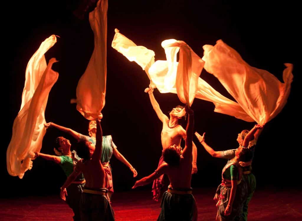 'Nadi - The River', Bharatanatyam performance by Leela Samson and Spanda at NCPA Nakshatra Dance Festival, 2018. Photo: NCPA Photos/Narendra Dangiya