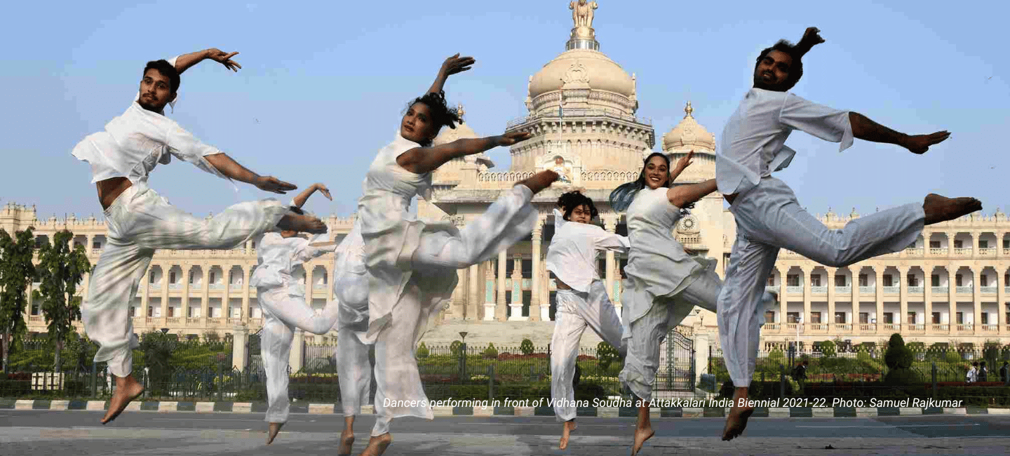 स्थानों द्वारा अन्वेषण करें