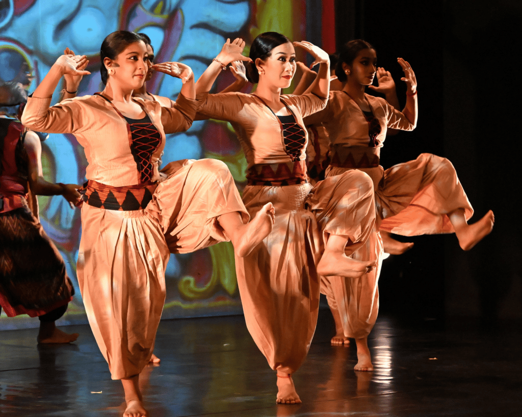 Bharatanatyam dancer Lata Pada and Sampradaya Dance Creations, NCPA Pravaha Dance Festival, 2019.