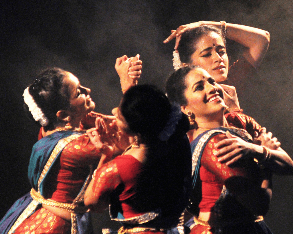 Madhavi Mudgal & Troup and Vaibhav Arekar & Sankhya Dance Company, NCPA Pravaha Dance Festival, 2018. Photo: NCPA Photos