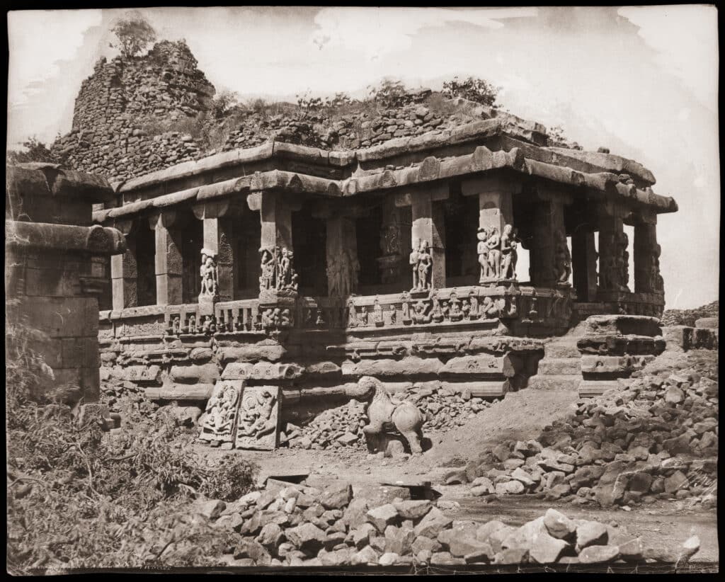 థామస్ బిగ్స్, ది దుర్గా టెంపుల్, ఐహోల్, ఆగ్నేయం నుండి, 1855_నెగ్ 1000 (979) పశ్చిమ భారతదేశంలో ఫోటోగ్రఫీ మరియు పురావస్తు ప్రదర్శన