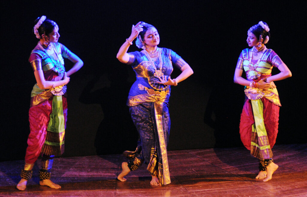 Bharatnatyam dance performance by Sandhya Purechha and troupe at Mudra Dance Festival