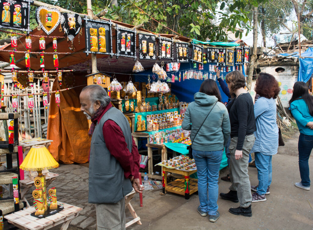 લાકડાની ઢીંગલીનો મેળો