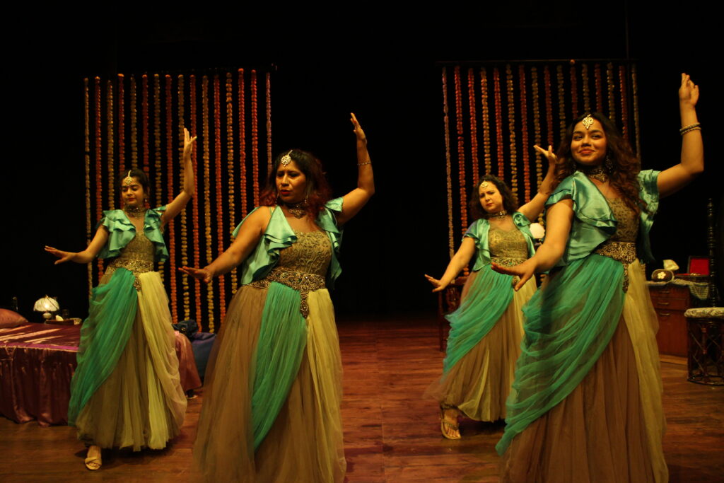 Dekh-Behen-RS-6-1 Dekh Behen Photo: Akvarious
